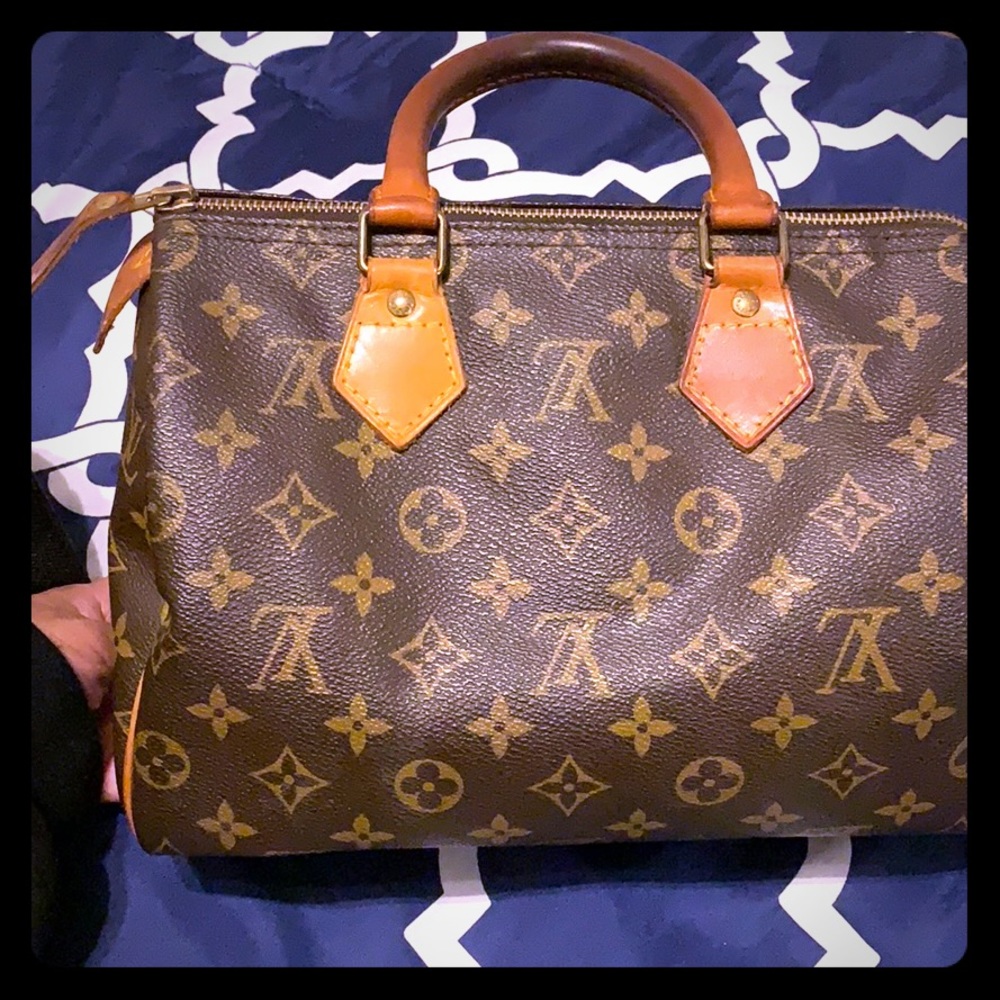 Authentic Louis Vuitton speedy 25